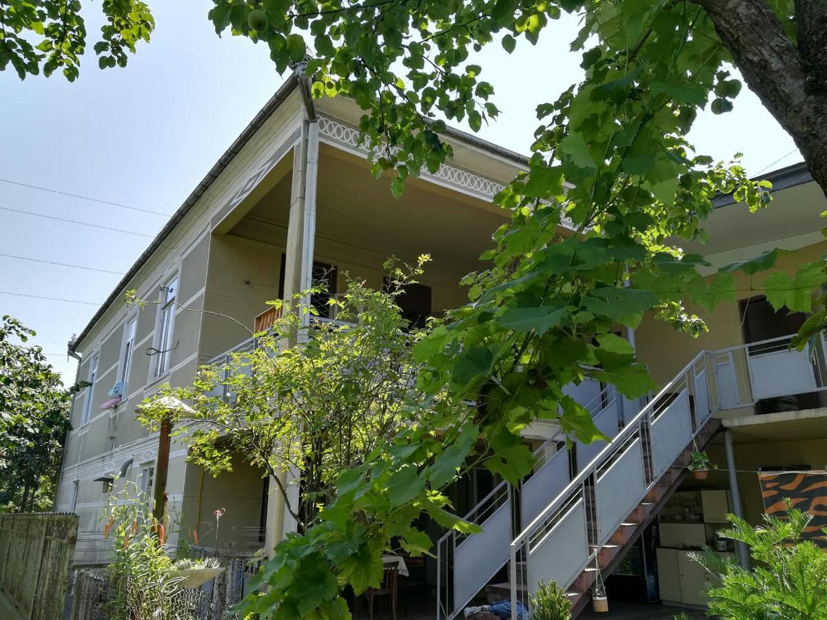 Guest House Of Givi 코불레티 외부 사진