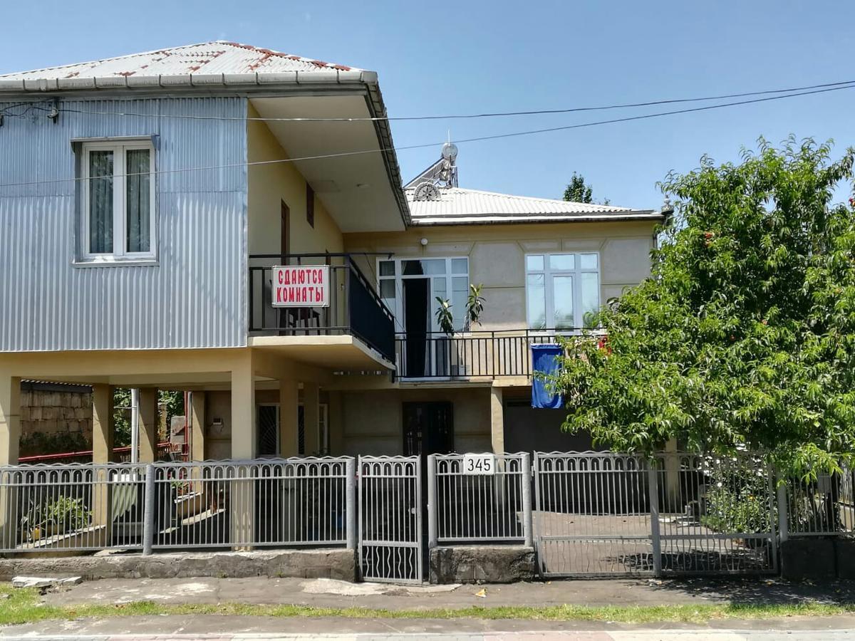 Guest House Of Givi 코불레티 외부 사진